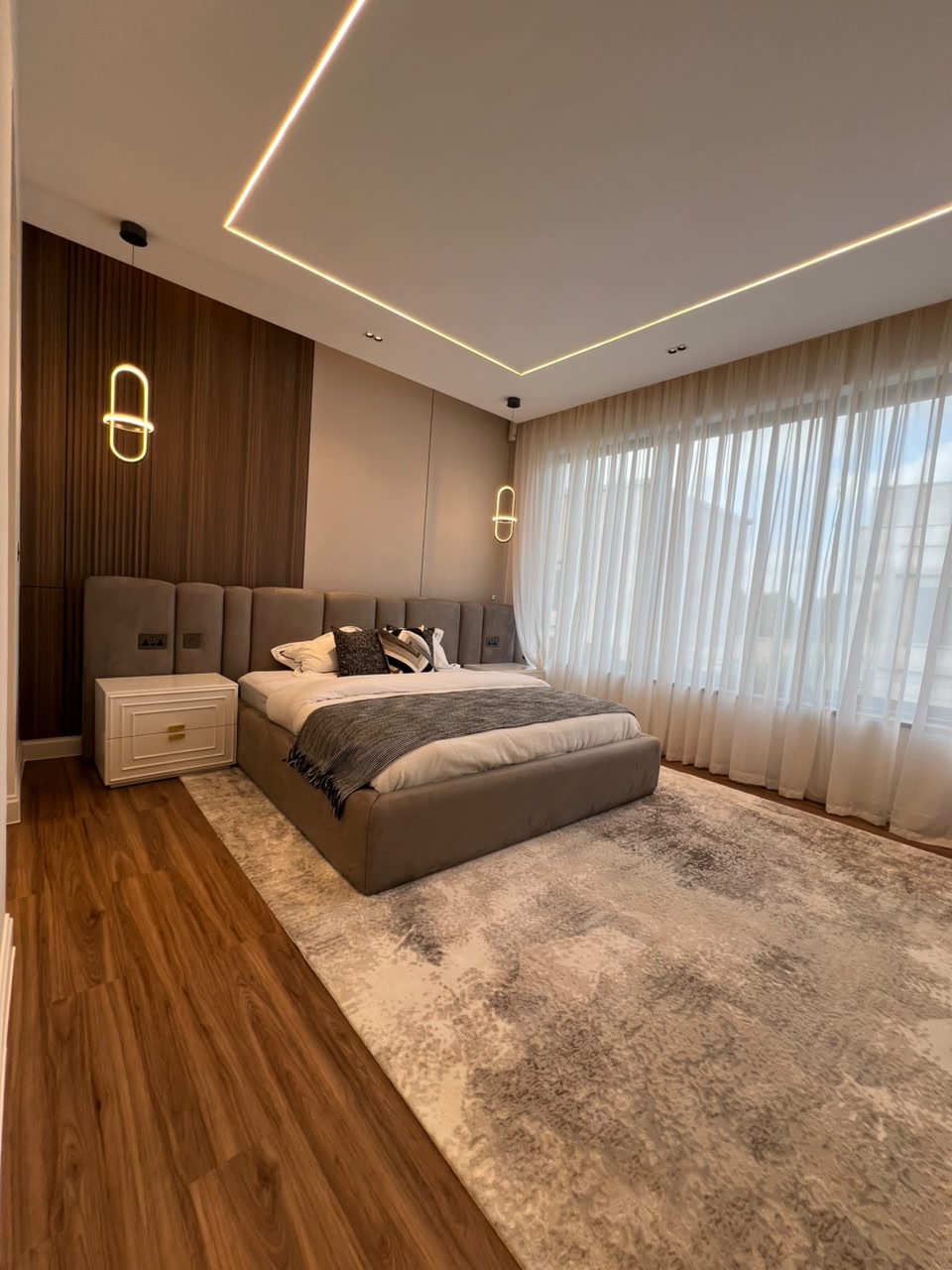 Secondary bedroom